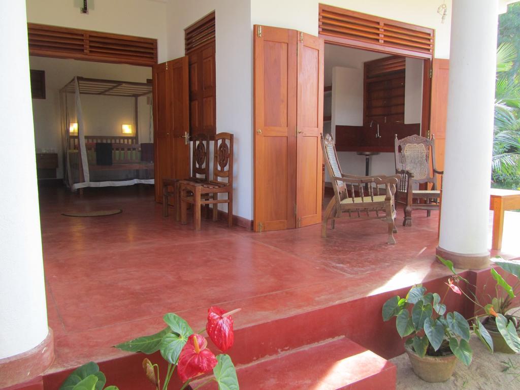 Peacock Land Hotel Tangalle Room photo