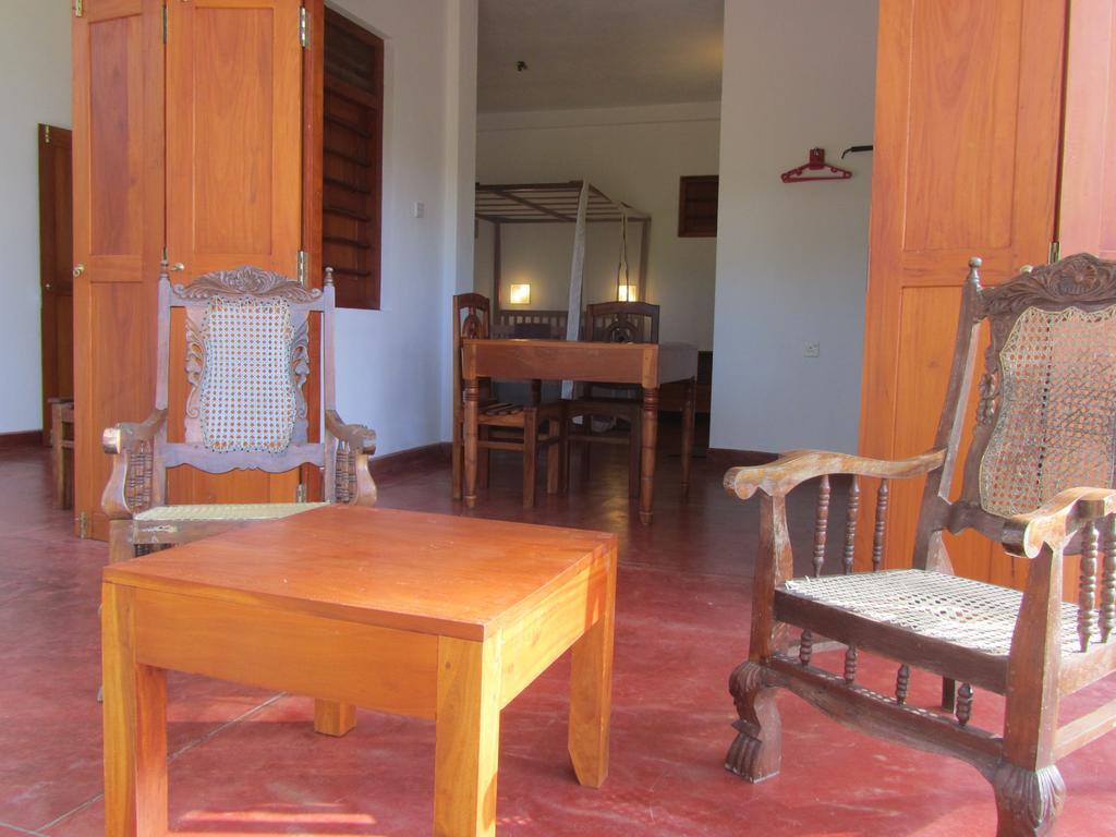 Peacock Land Hotel Tangalle Room photo